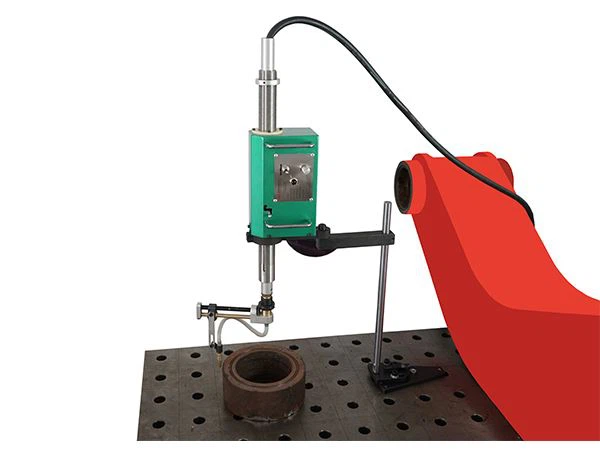 Točke zakretanja pomoću alata za popravak za automatsko zavarivanje rupa