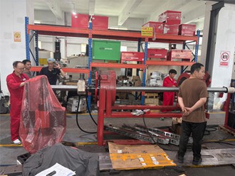 Kupci su posjetili našu tvornicu kako bi testirali prijenosne strojeve prije ...